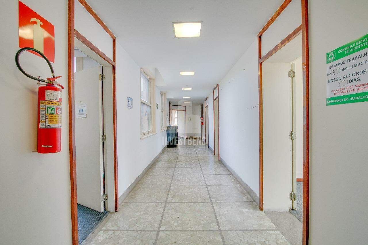 Andar à venda no Centro: 