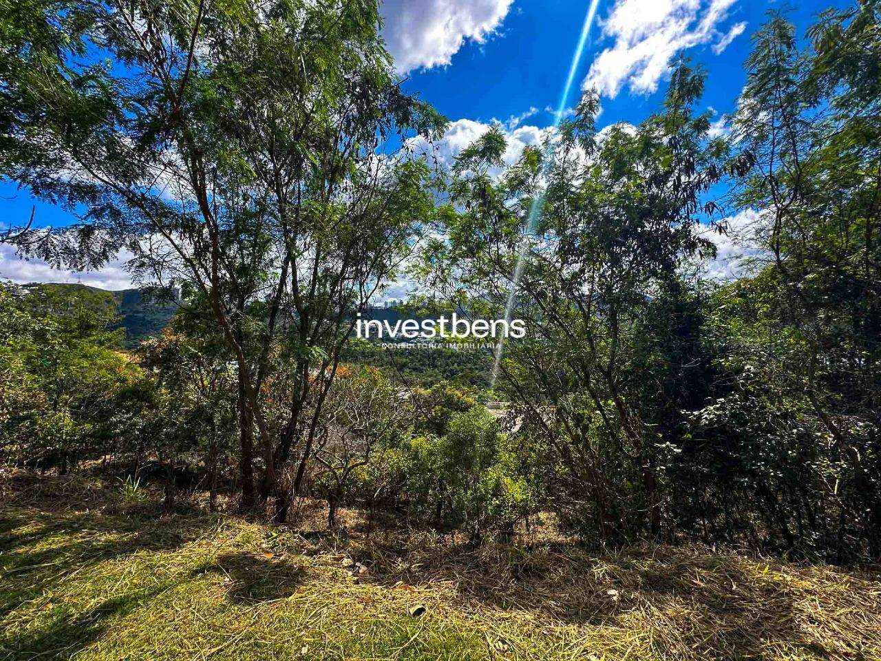 Lote em condomínio à venda no Vale dos Cristais: 