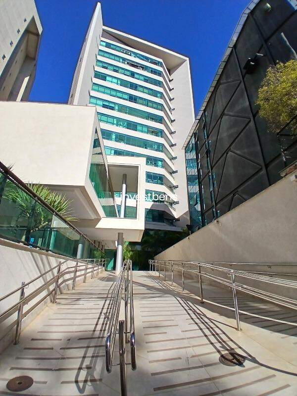Sala à venda no Vila da Serra: 