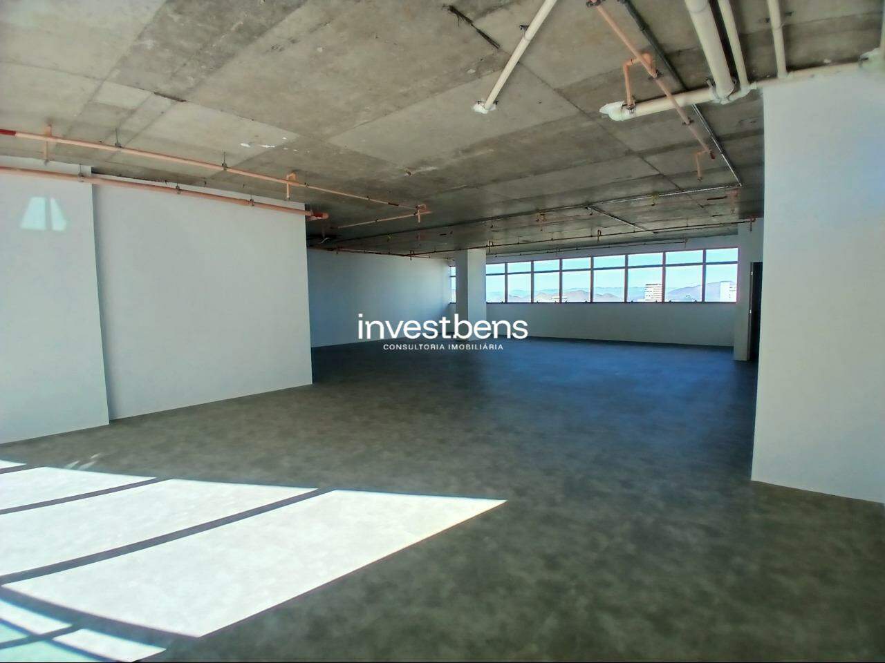 Sala à venda no Vila da Serra: 