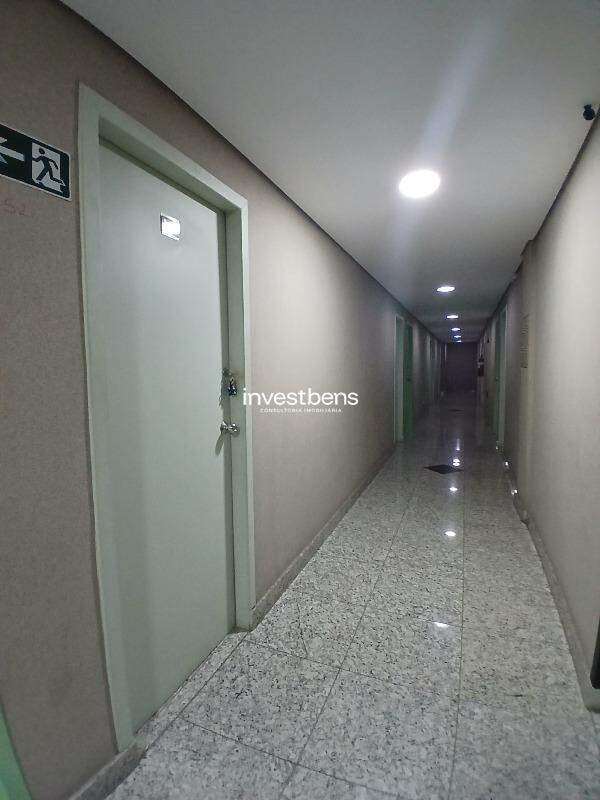 Sala à venda no Santa Lúcia: 
