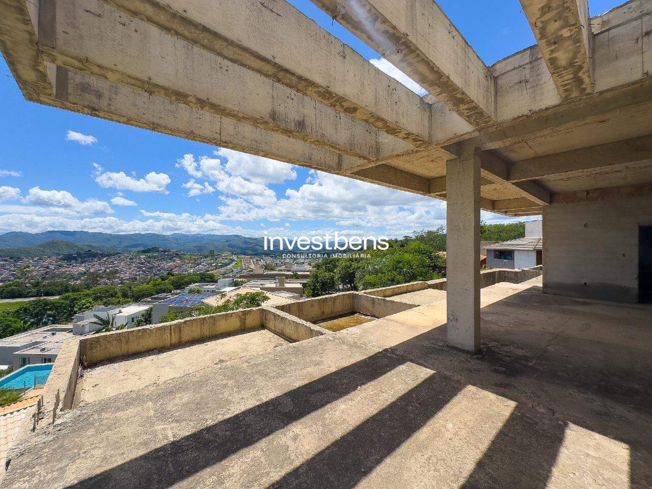 Casa em condomínio à venda no Quintas Do Sol: 
