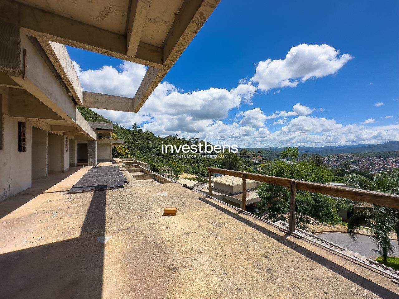 Casa em condomínio à venda no Quintas Do Sol: 