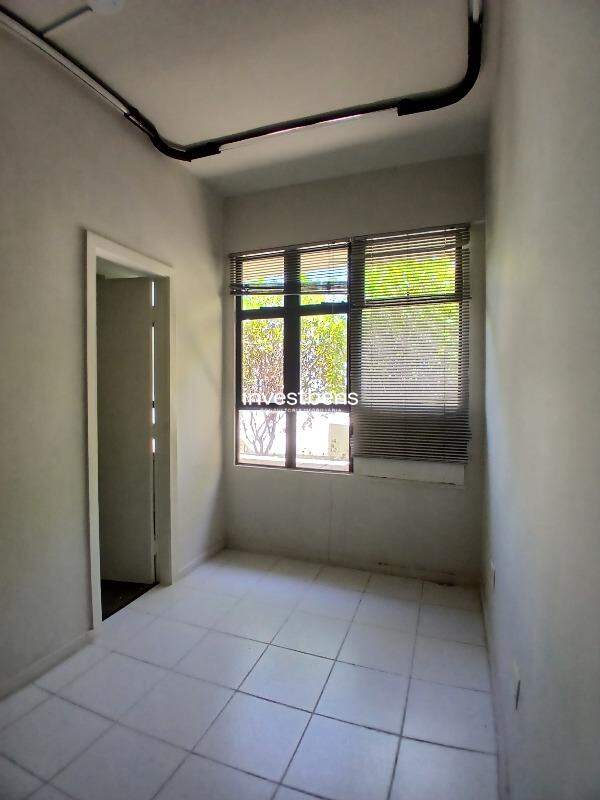 Sala para aluguel no Estoril: 