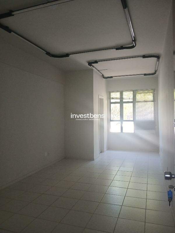 Sala para aluguel no Estoril: 