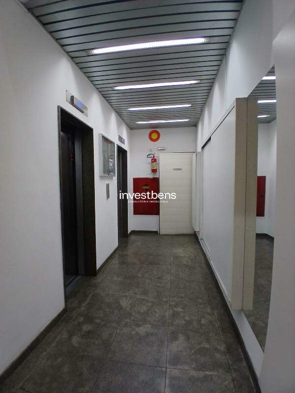 Sala à venda no Carmo: 