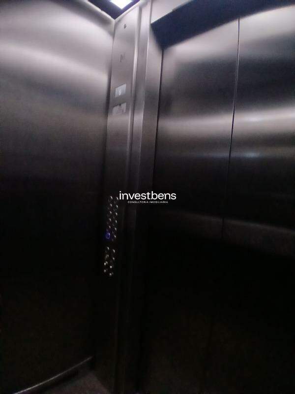 Sala à venda no Carmo: 