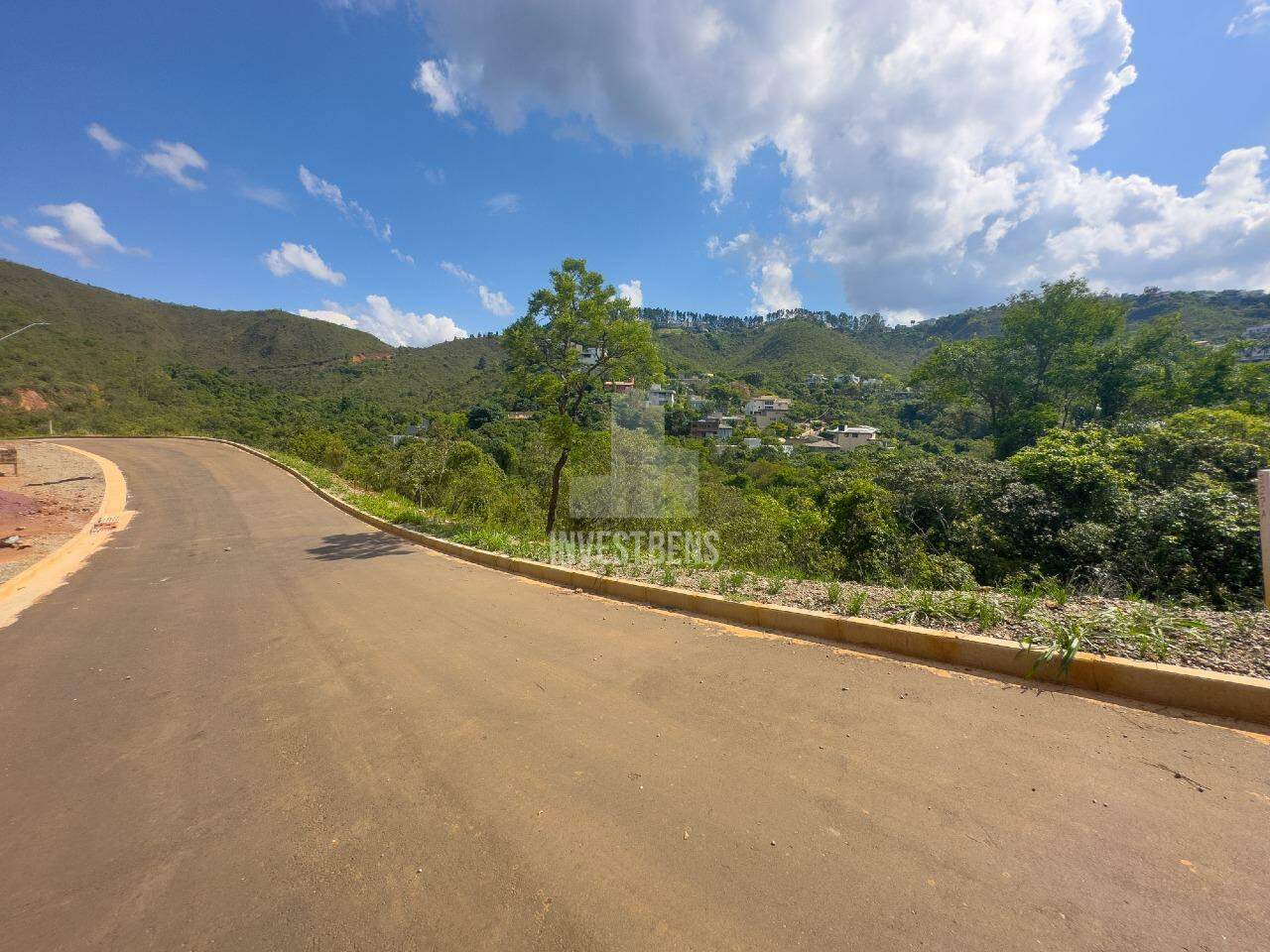 Lote em condomínio à venda no Vila Del Rey: 