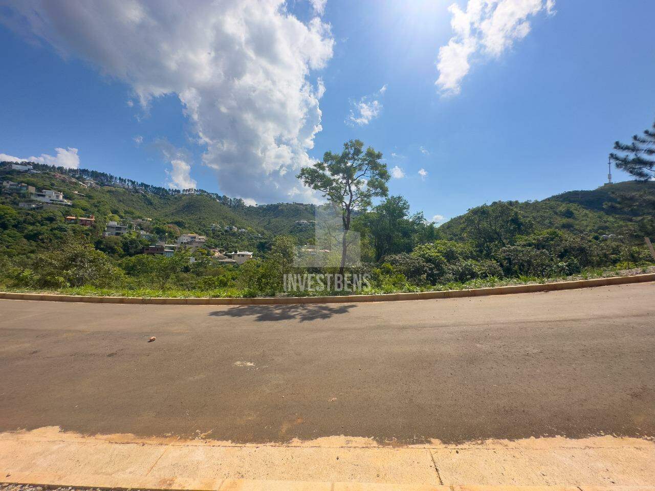 Lote em condomínio à venda no Vila Del Rey: 