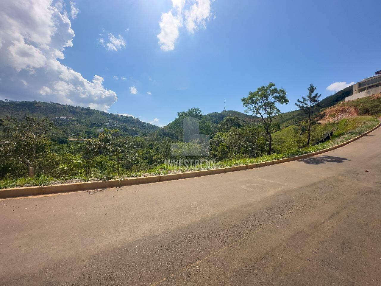 Lote em condomínio à venda no Vila Del Rey: 