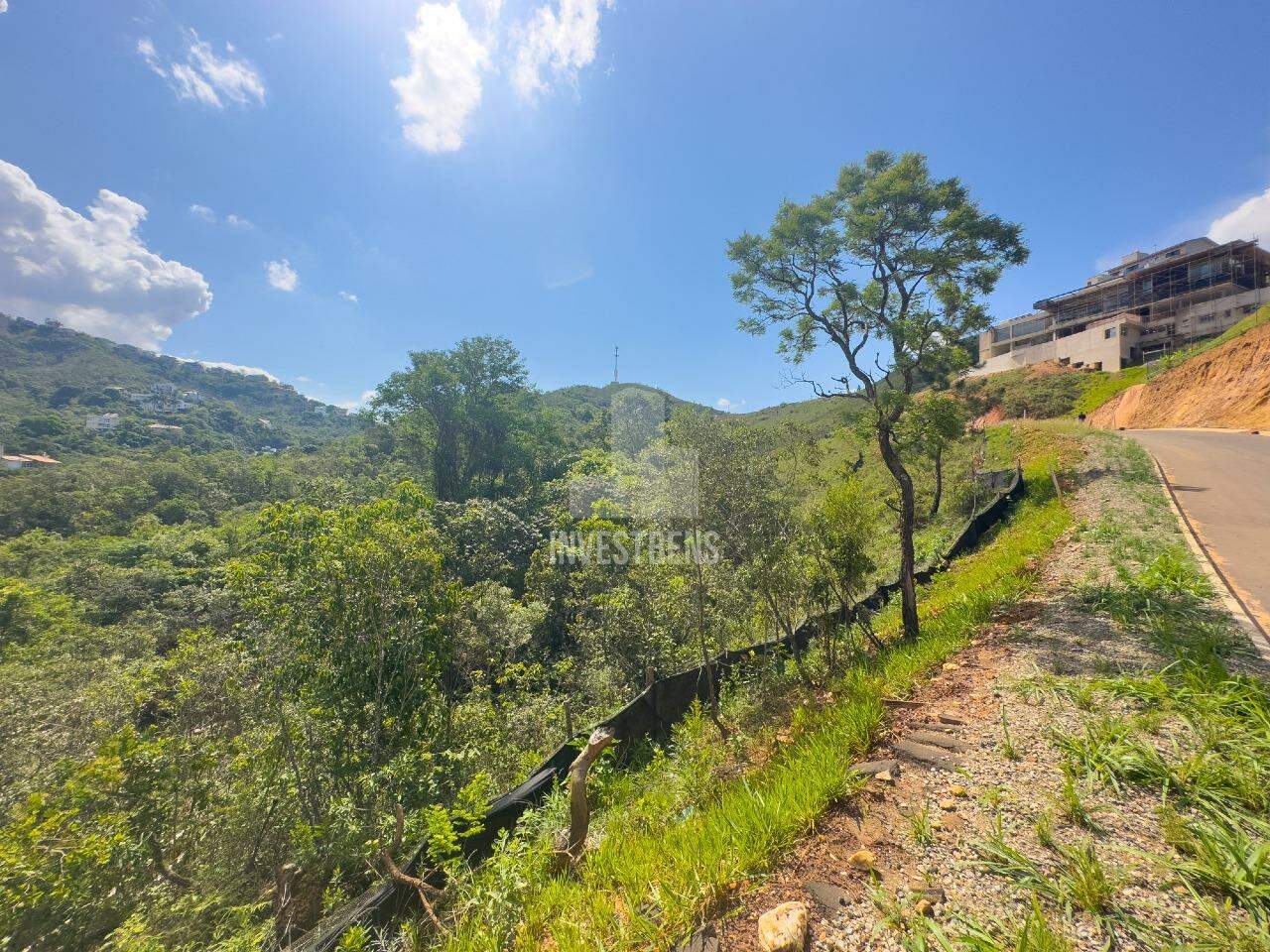 Lote em condomínio à venda no Vila Del Rey: 