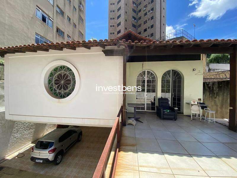 Casa à venda no Sion: 