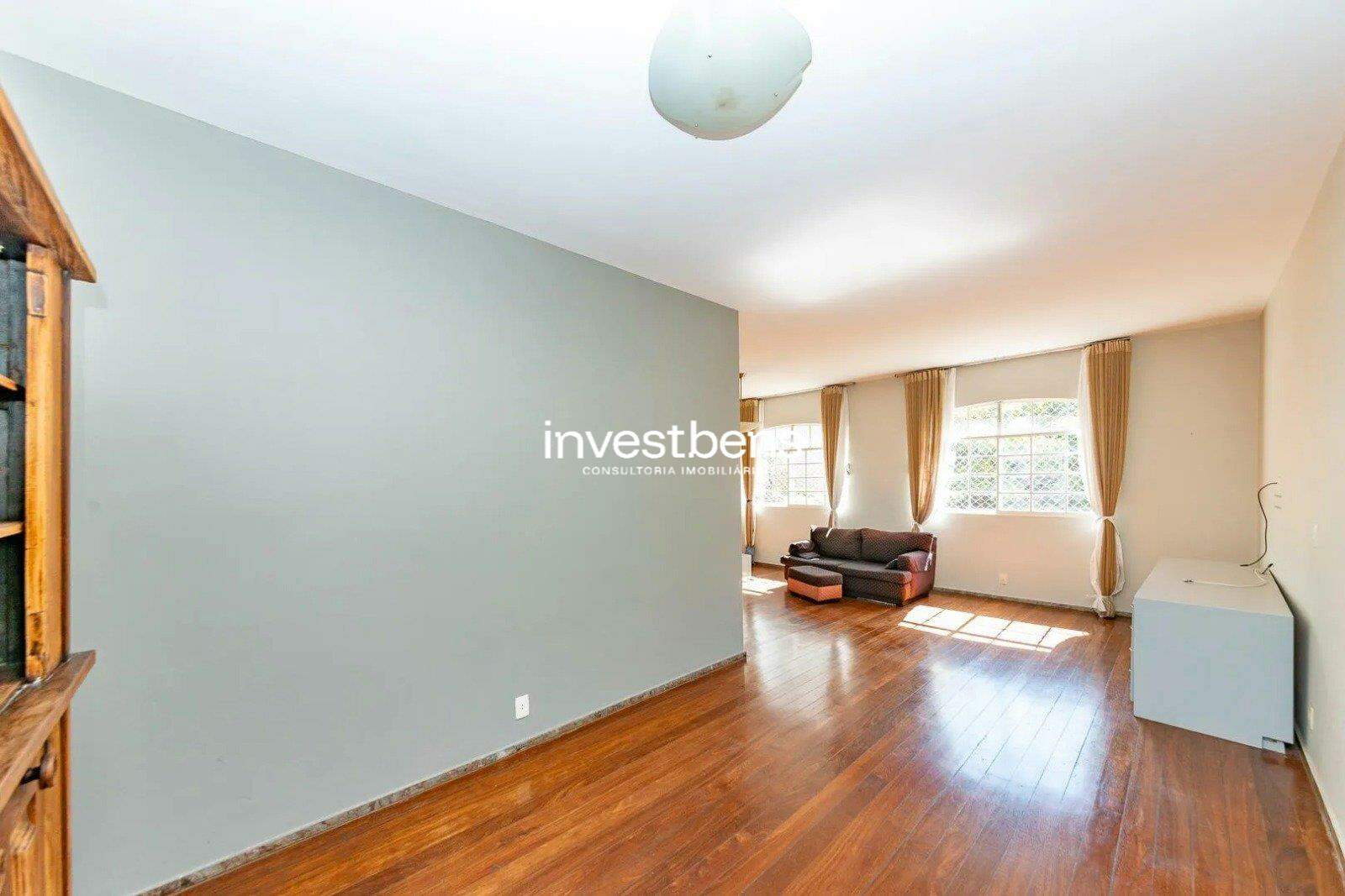 Apartamento à venda no Coração de Jesus: 