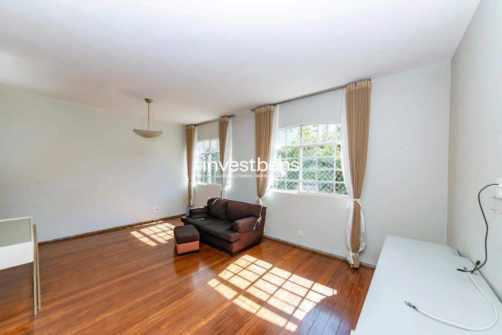 Apartamento à venda no Coração de Jesus: 