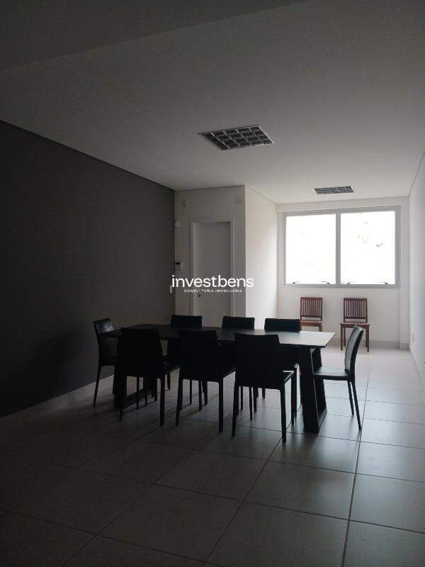Sala para aluguel no Estoril: 