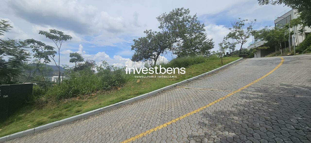 Lote em condomínio à venda no Vale dos Cristais: 