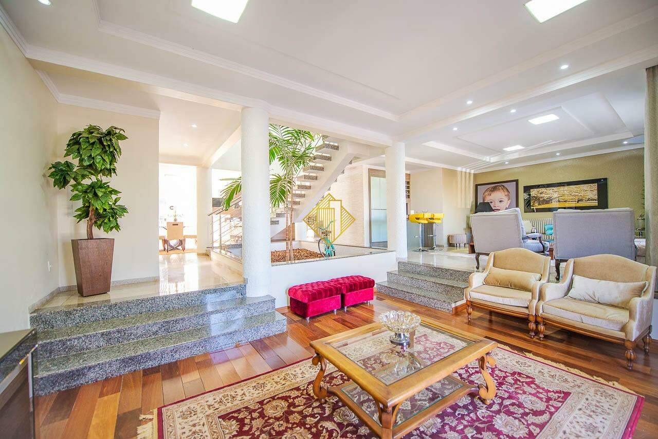 Sobrado para aluguel no Neva: 