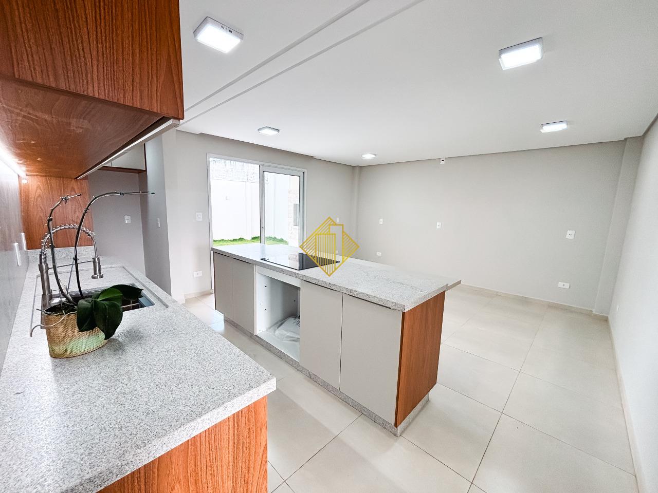 Sobrado à venda no Universitário: 