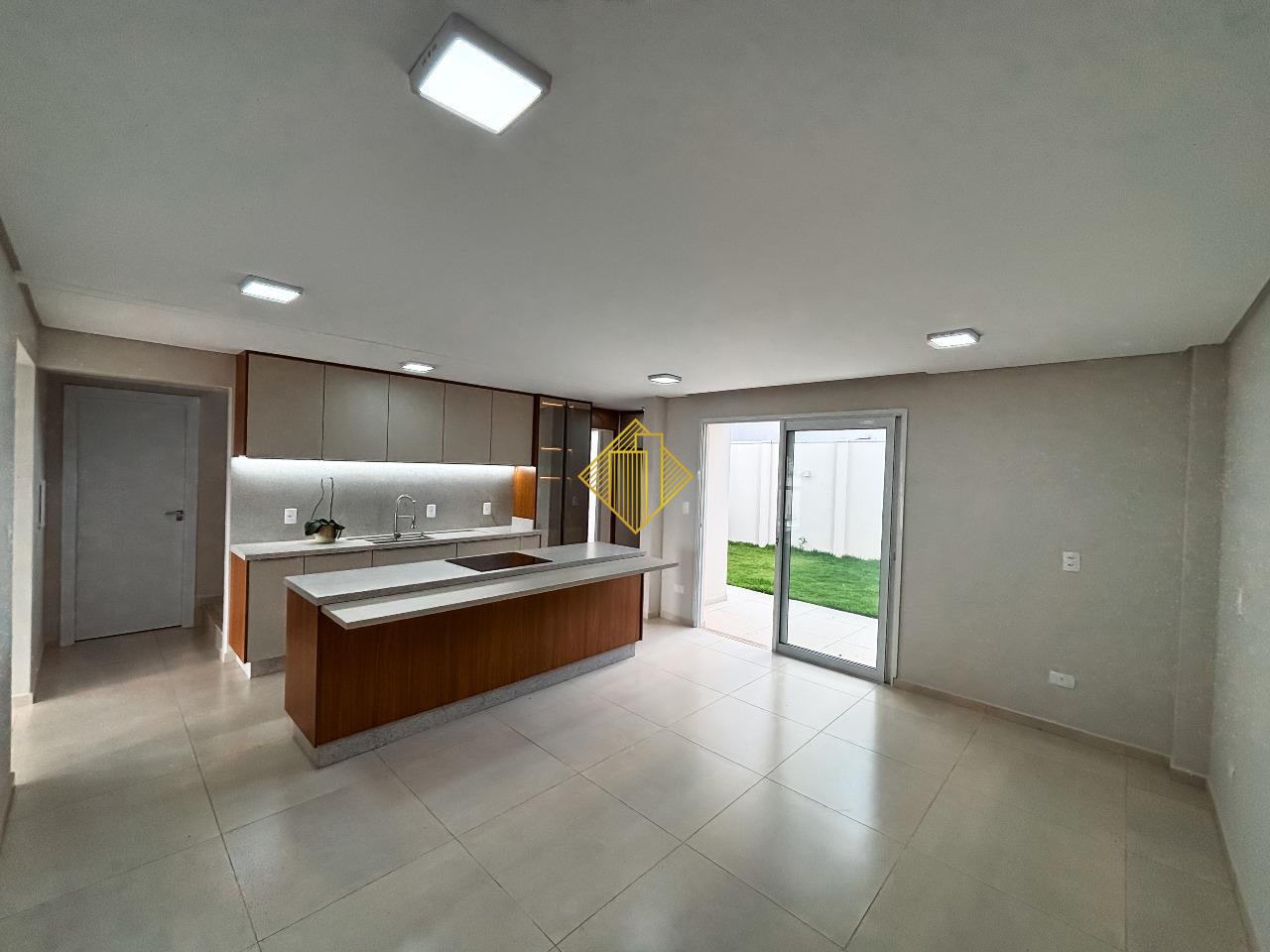 Sobrado à venda no Universitário: 