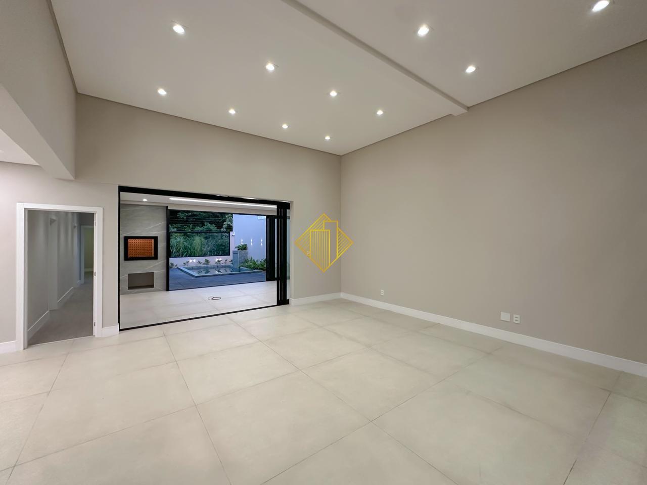 Casa à venda no Tropical III: 