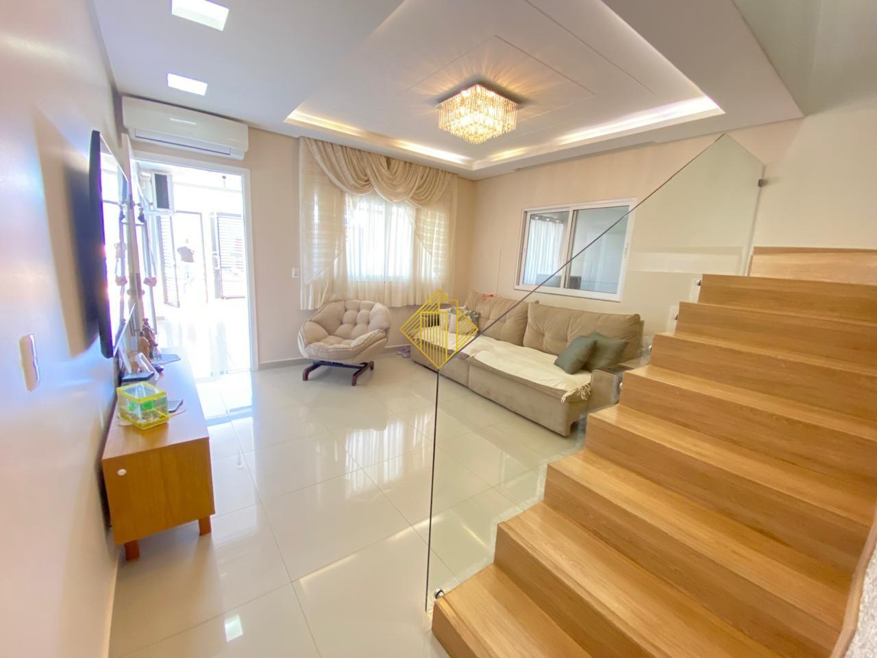 Sobrado à venda no Neva: Sala de estar