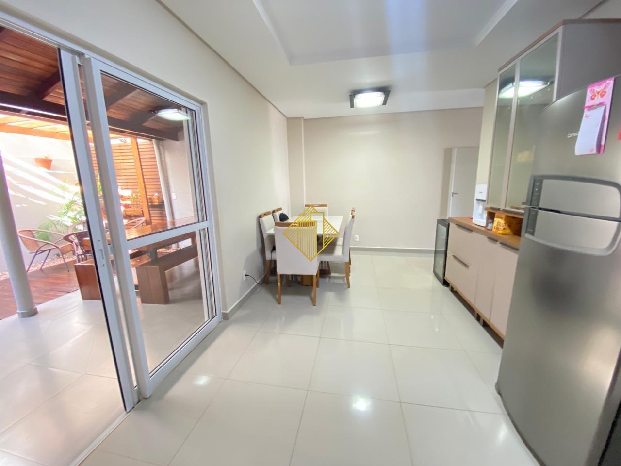 Sobrado à venda no Neva: Cozinha/Sala de Jantar