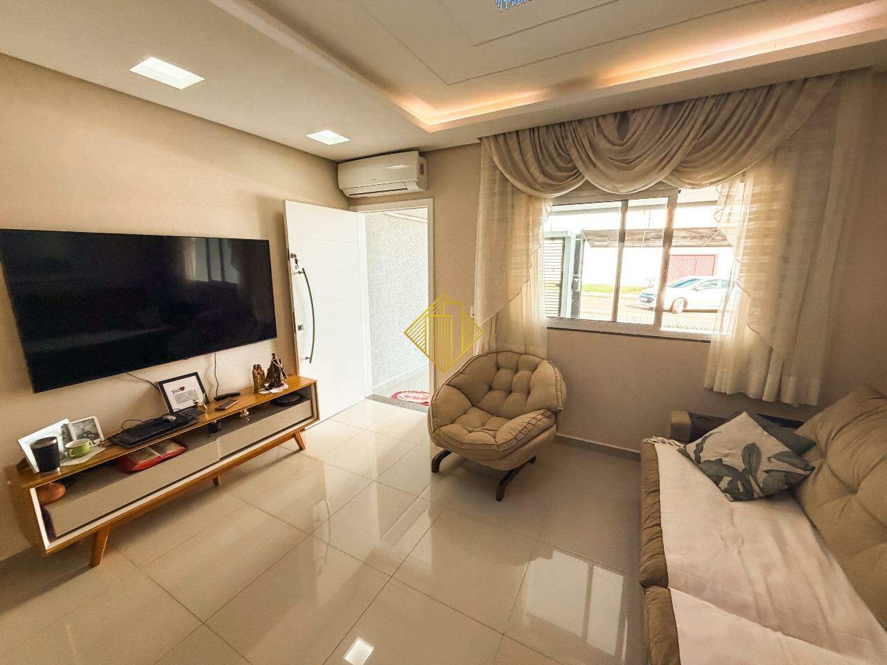 Sobrado à venda no Neva: Sala de estar