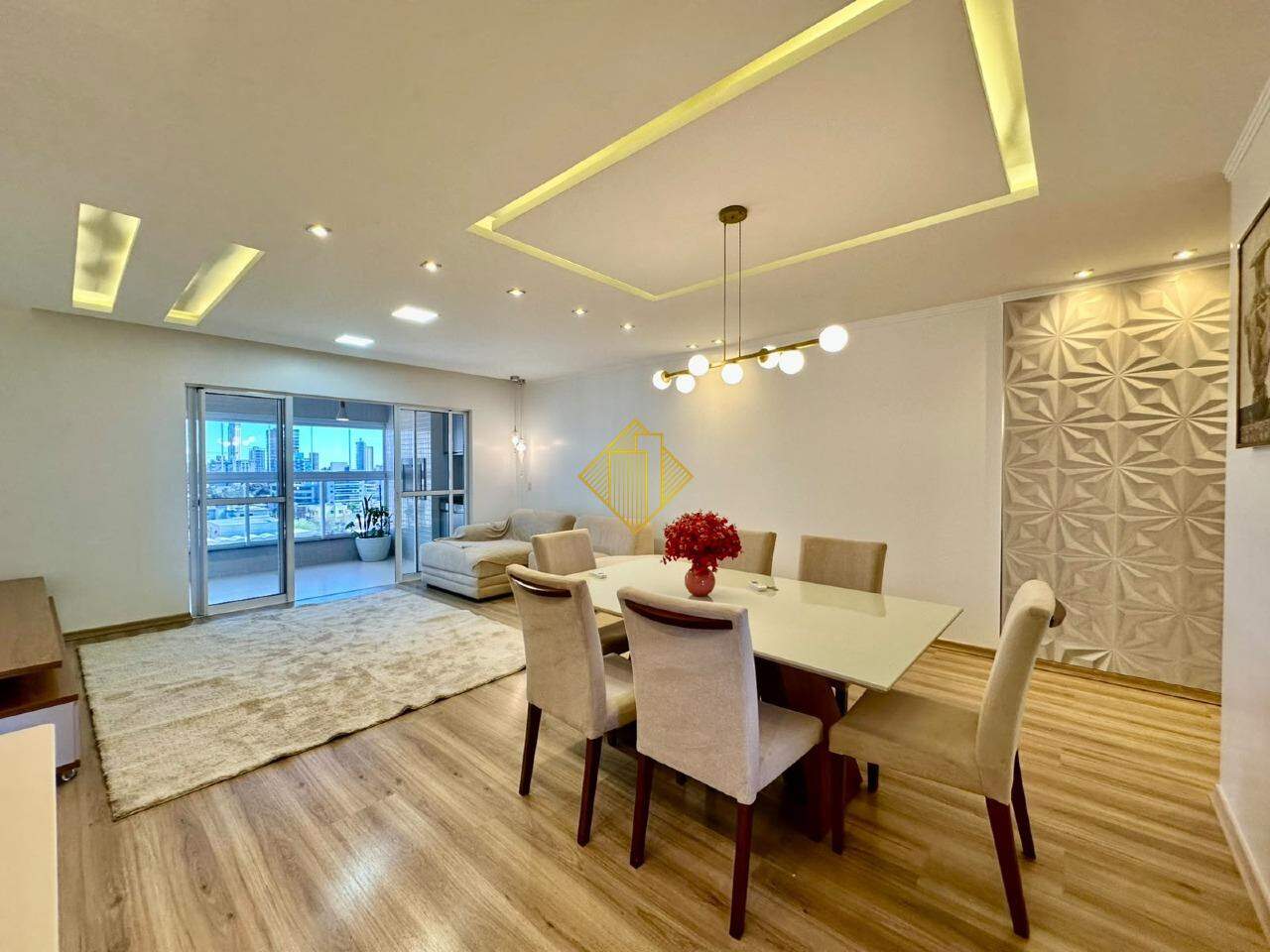 Apartamento para aluguel no Centro: 