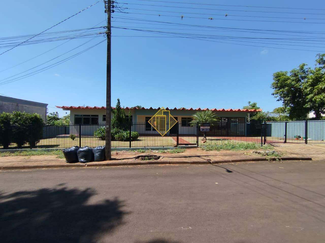 Casa para aluguel no Centro: 