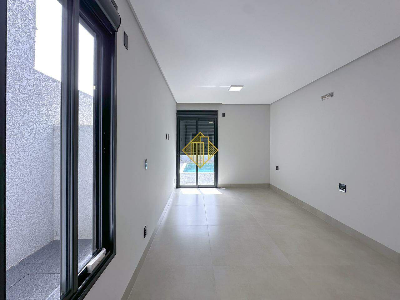 Casa à venda no Recanto Tropical: 