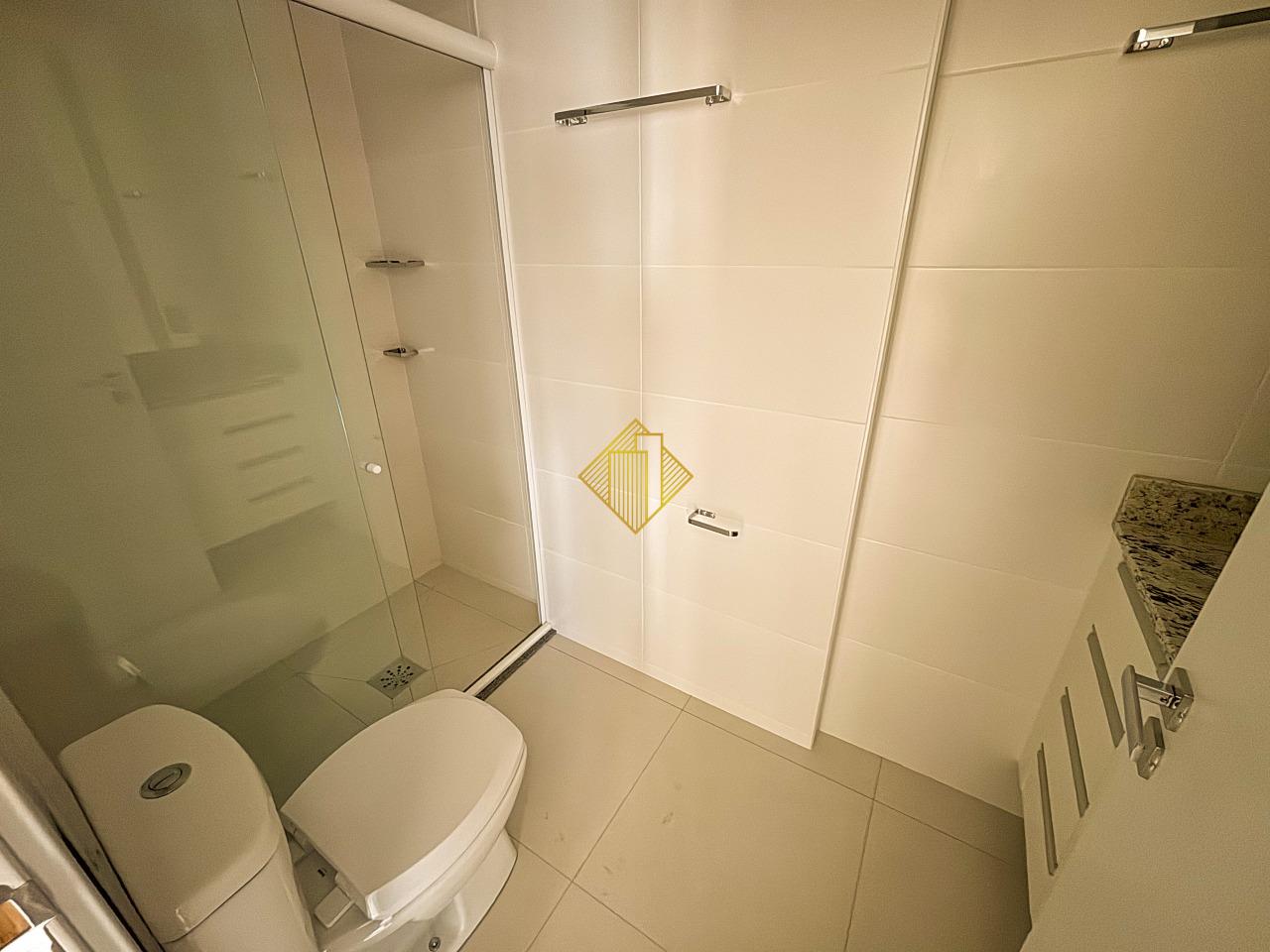 Apartamento à venda no Centro: Banheiro Social