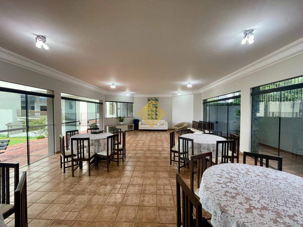 Apartamento para aluguel no Centro: 