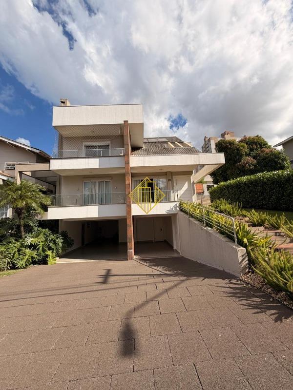 Sobrado à venda no Country: 