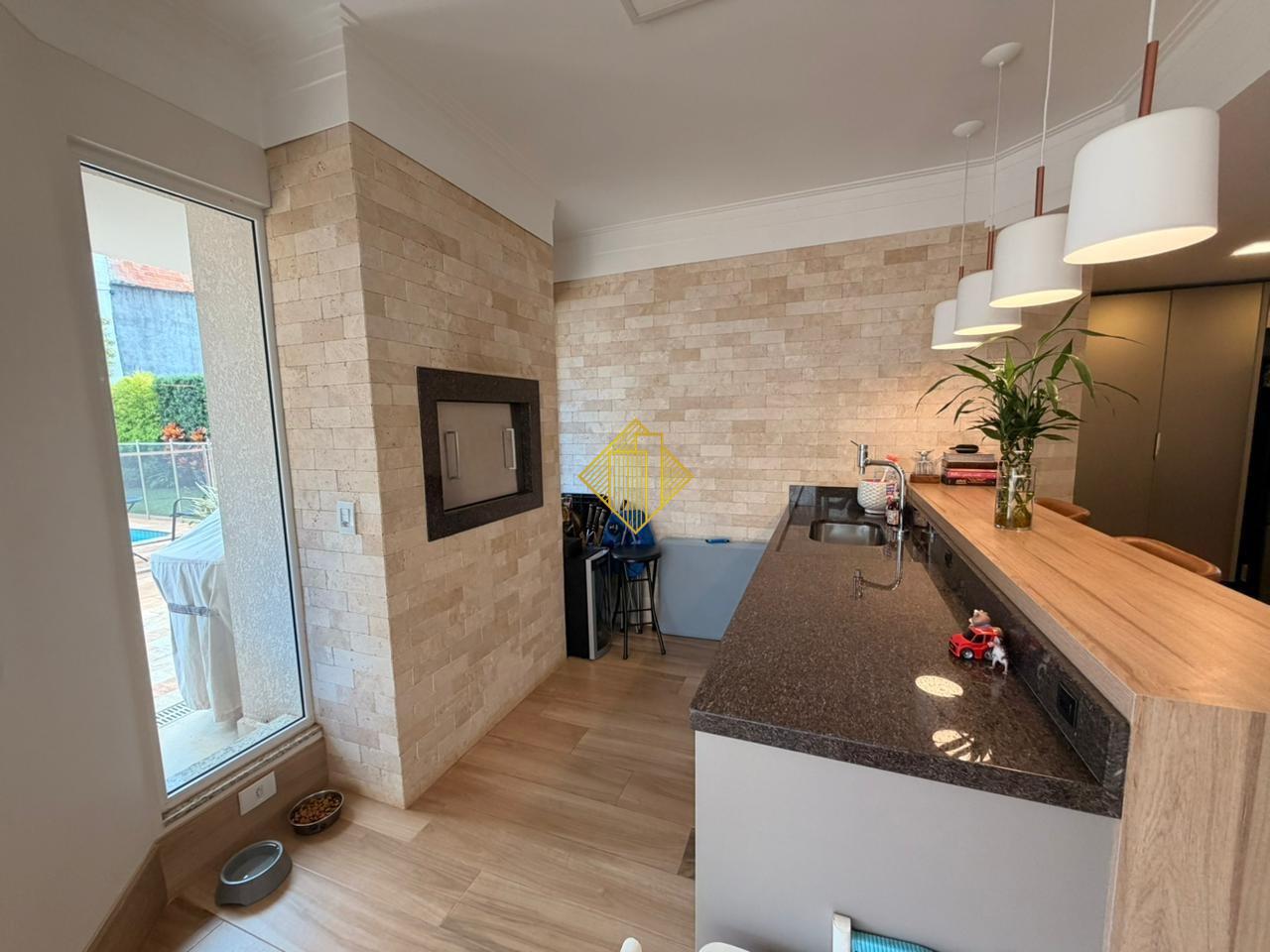 Sobrado à venda no Country: 