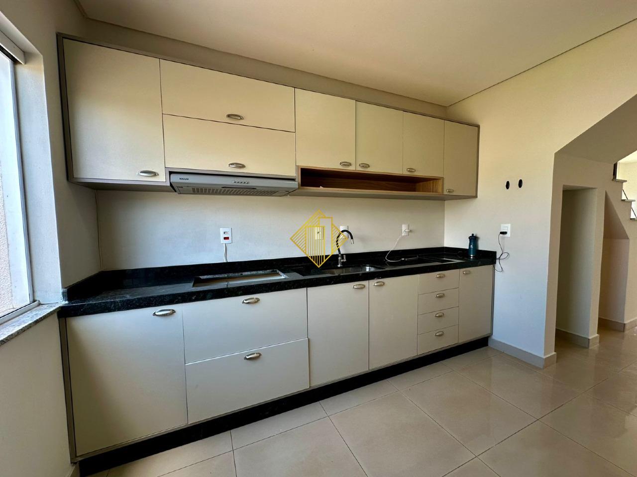 Sobrado para aluguel no Universitário: 