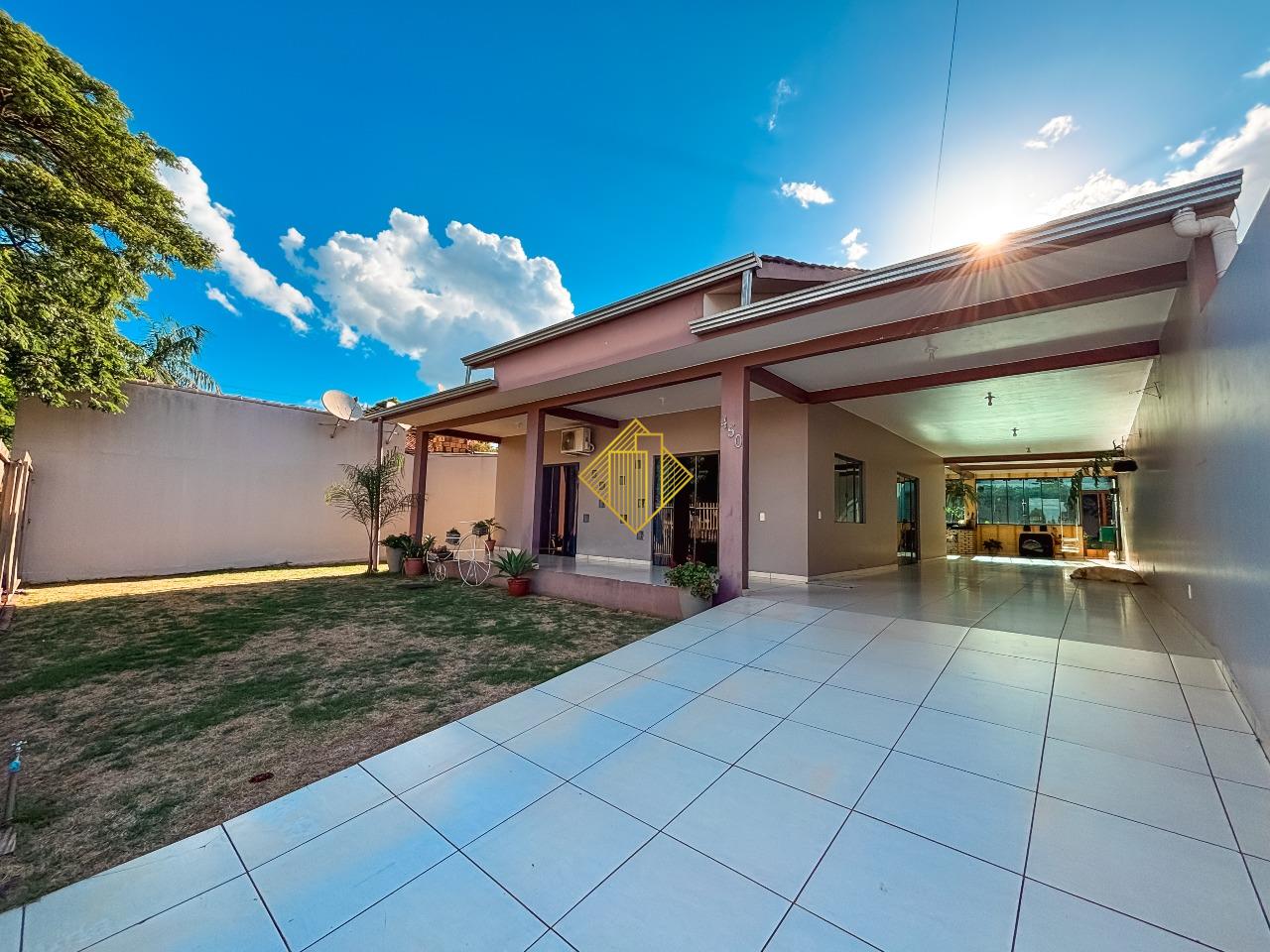 Casa à venda no Universitário: 