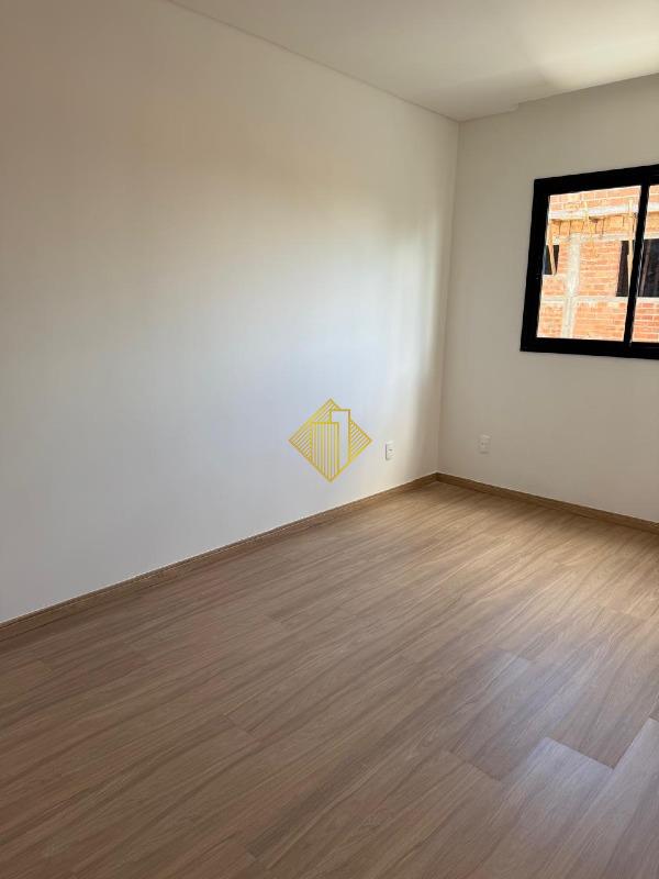 Sobrado à venda no Coqueiral: 