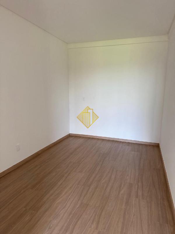 Sobrado à venda no Coqueiral: 