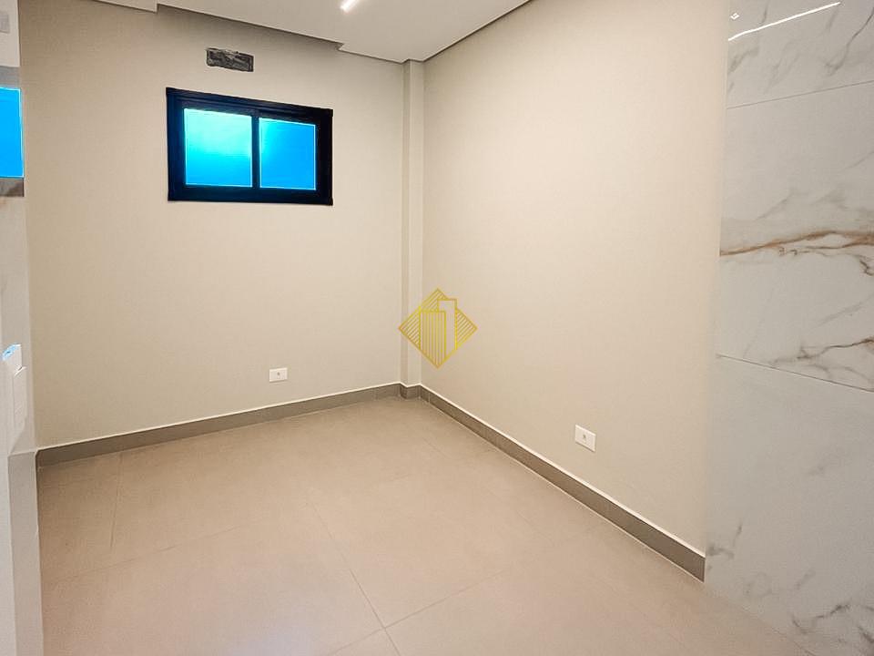 Sobrado à venda no Recanto Tropical: 