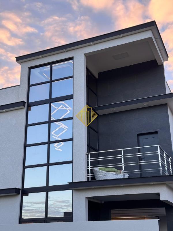 Sobrado à venda no Cancelli: 