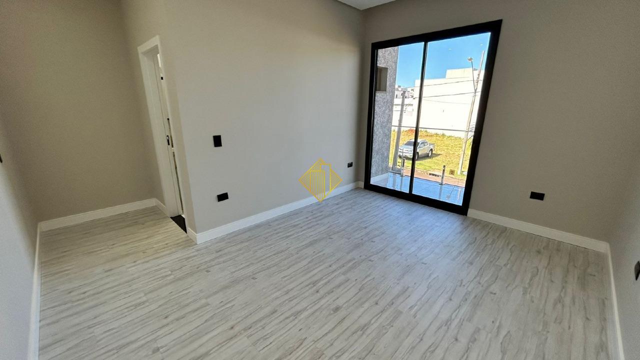 Sobrado à venda no Recanto Tropical: 