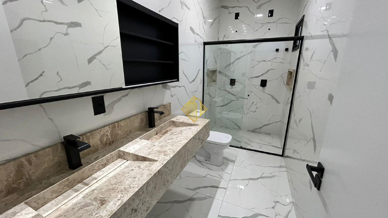 Sobrado à venda no Recanto Tropical: 