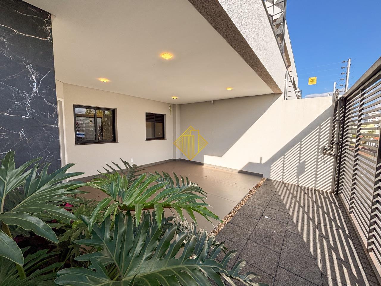 Sobrado para aluguel no Country: 