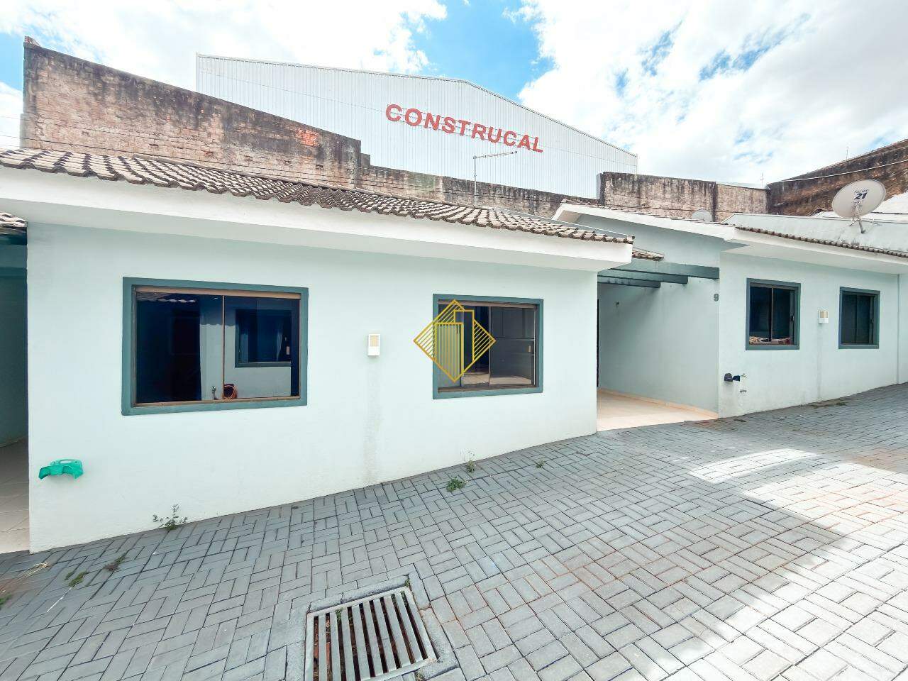 Casa para aluguel no Neva: 