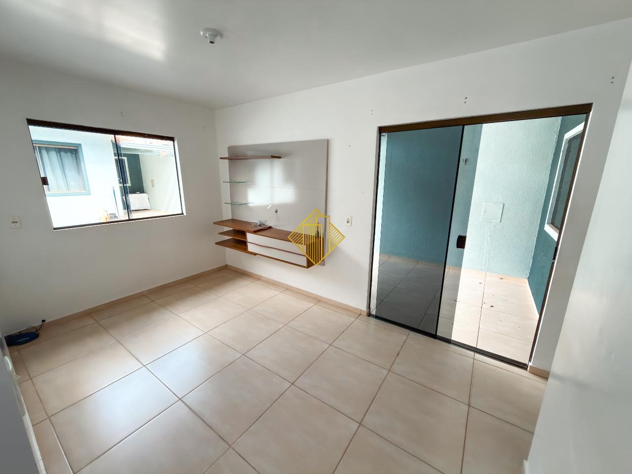 Casa para aluguel no Neva: 