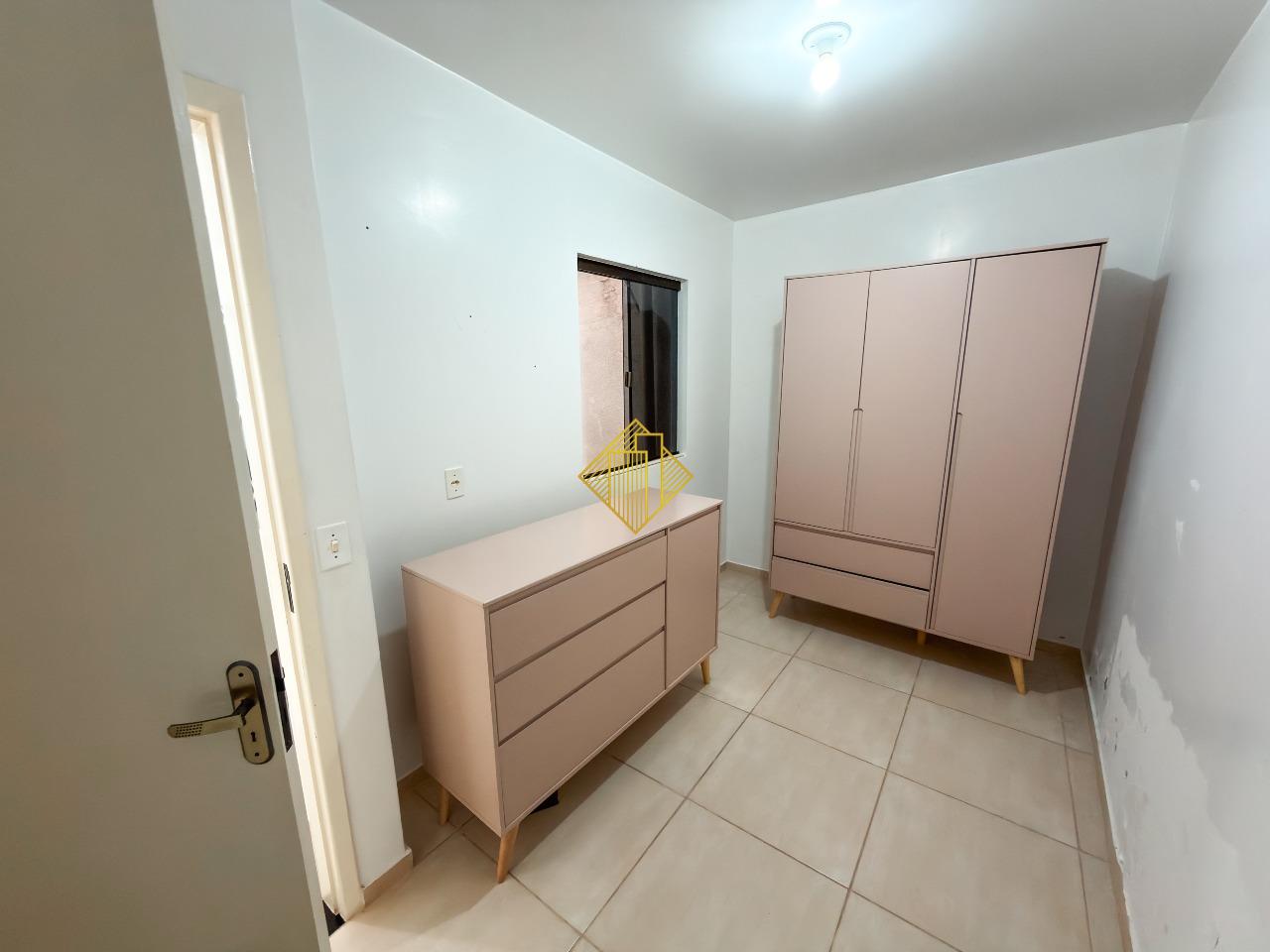 Casa para aluguel no Neva: 