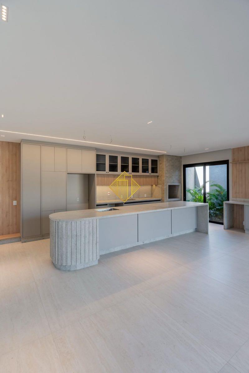 Sobrado à venda no Country: 