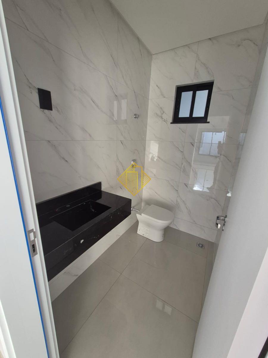 Casa à venda no Recanto Tropical: 