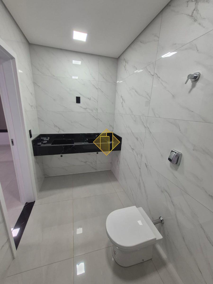 Casa à venda no Recanto Tropical: 