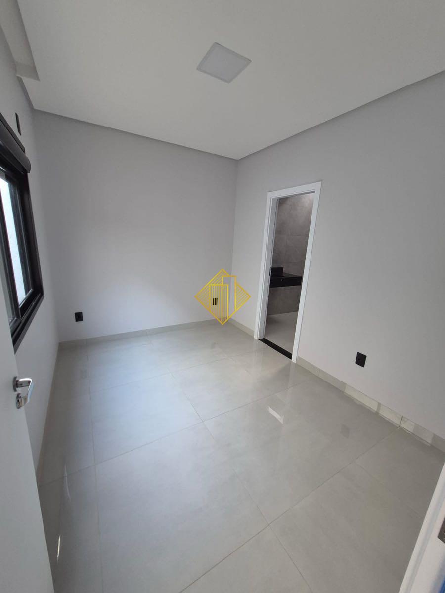 Casa à venda no Recanto Tropical: 